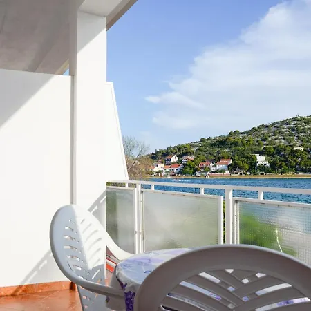 Seaview In *