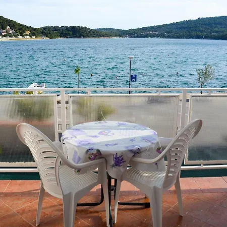 Apartment Seaview In Tisno